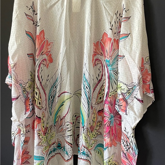 NWT Chico’s Palm Springs Covering Ruana - Picture 3 of 3